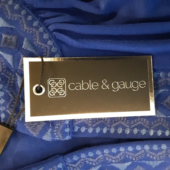 Cable & Gauge New! Blue Sleeveless Top Blouse Size Med. - Picture 11 of 13